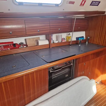 Hotel en barco Storm 2 *